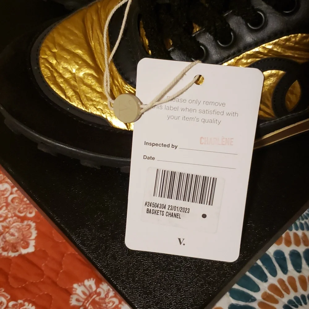 Women's Authentic Chanel sneakers - Picture 4 of 7